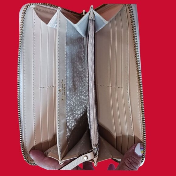 Kate Spade New York Black & White Striped  Wallet With Multiple Card Slots - Picture 7 of 8